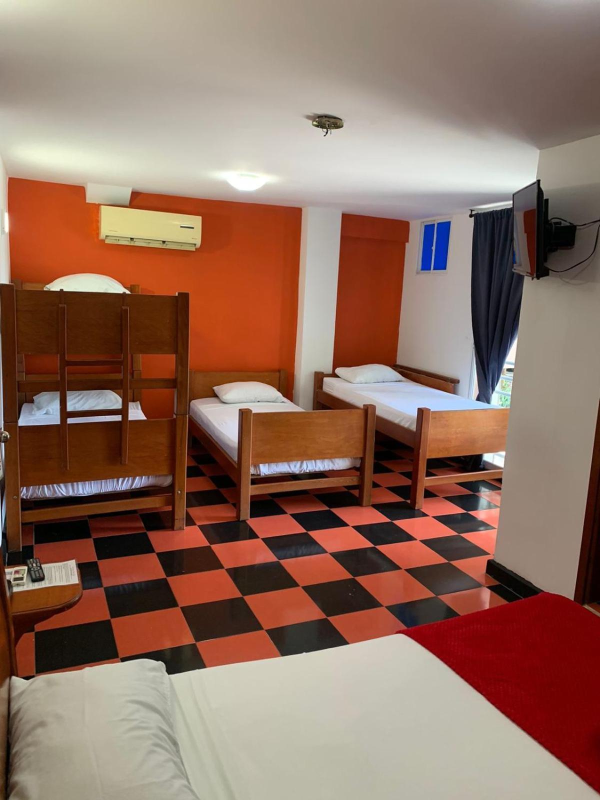 Hotel Bahia Plaza Санта-Марта Екстер'єр фото
