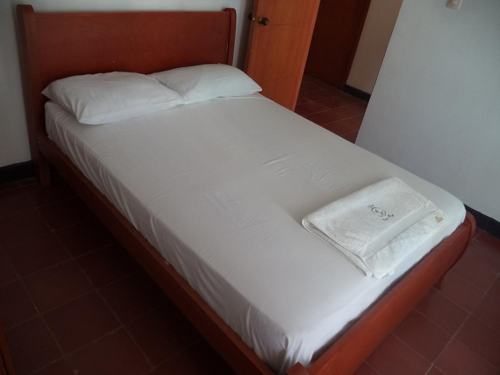 Hotel Bahia Plaza Санта-Марта Екстер'єр фото